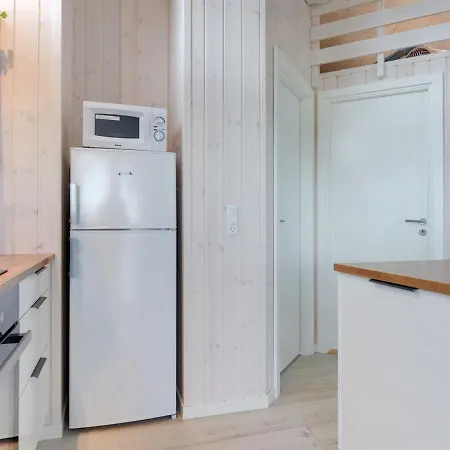 Gubbe - 500m From The Sea In Western Jutland By Interhome Holiday home Lakolk