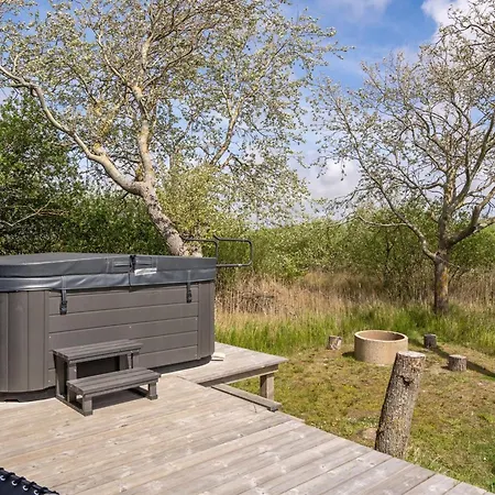 Gubbe - 500m From The Sea By Interhome