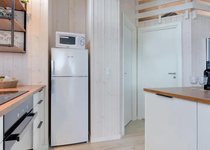 Gubbe - 500m From The Sea By Interhome